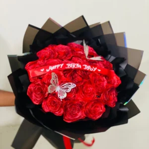 Red Velvet Whisper (70 flowers )