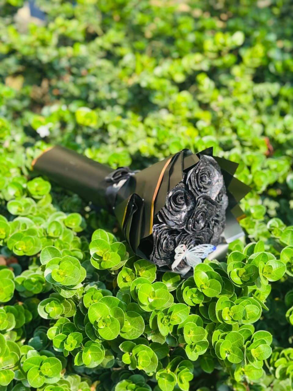 Noir Whisper Bouquet ( 10 Flowers ) - Image 2