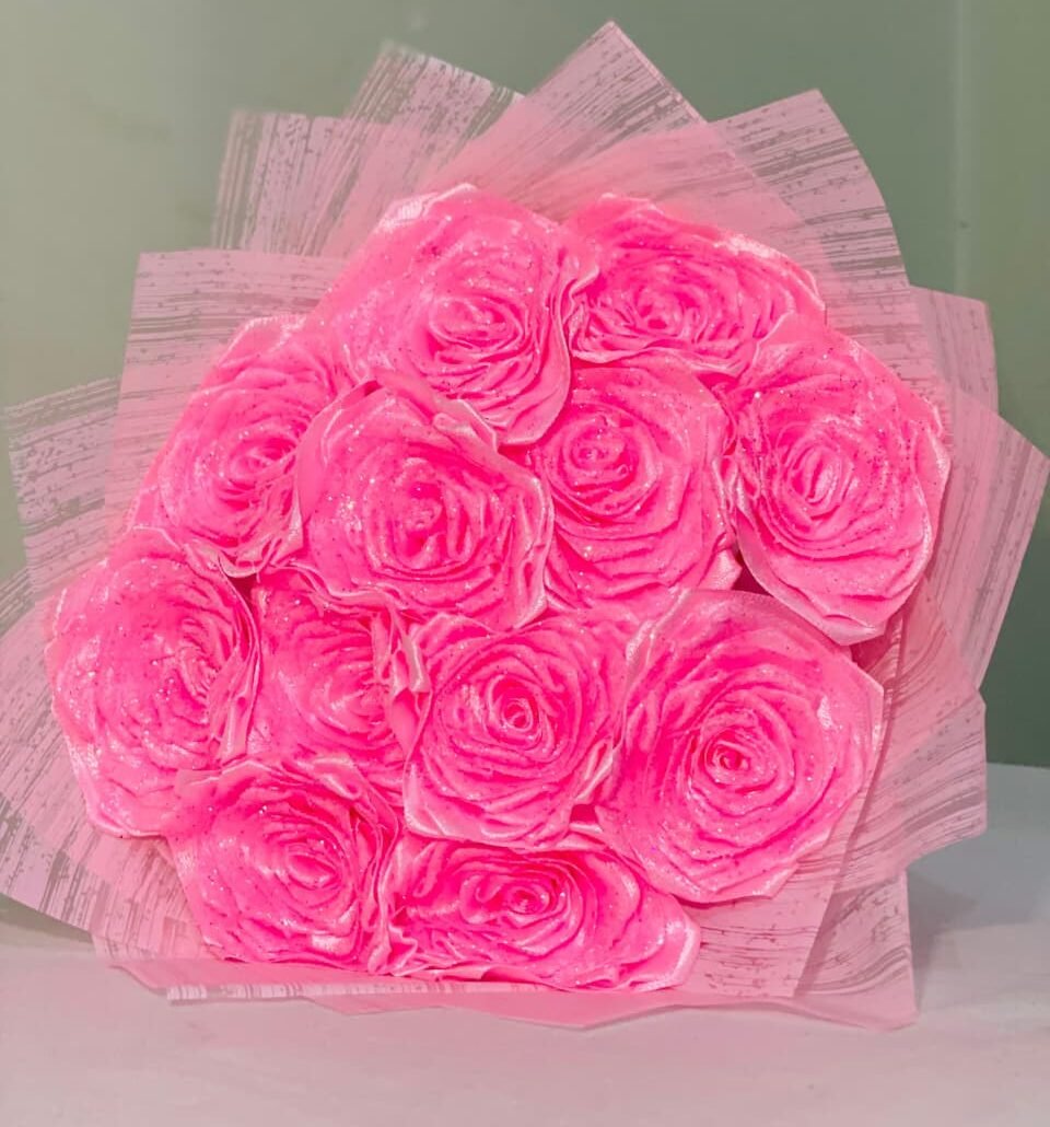 Grace & Glitter Bouquet ( 12 Flowers )